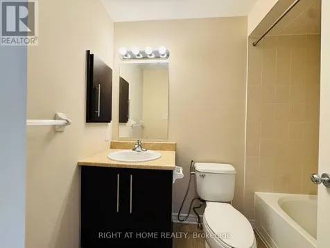 204 Badgeley Avenue Ottawa ON K2T 0A4