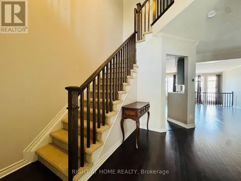 204 Badgeley Avenue Ottawa ON K2T 0A4