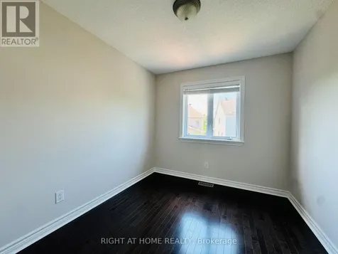 204 Badgeley Avenue Ottawa ON K2T 0A4