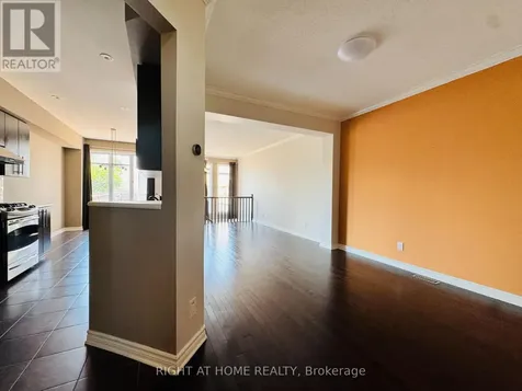 204 Badgeley Avenue Ottawa ON K2T 0A4