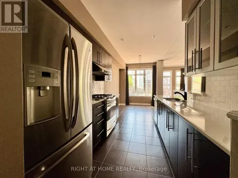 204 Badgeley Avenue Ottawa ON K2T 0A4