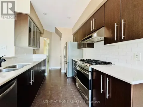 204 Badgeley Avenue Ottawa ON K2T 0A4