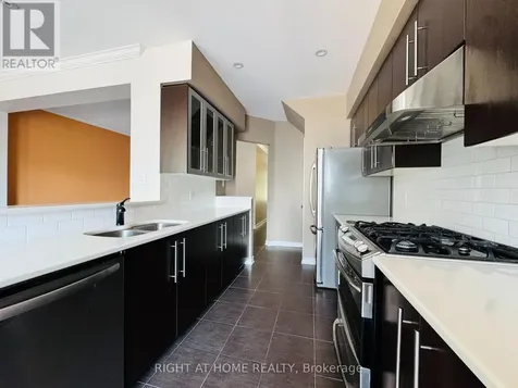 204 Badgeley Avenue Ottawa ON K2T 0A4