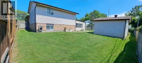 1635 Courtland Crescent Windsor ON N8T 3K5