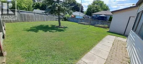 1635 Courtland Crescent Windsor ON N8T 3K5