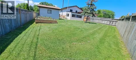 1635 Courtland Crescent Windsor ON N8T 3K5