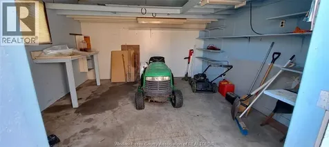 1635 Courtland Crescent Windsor ON N8T 3K5