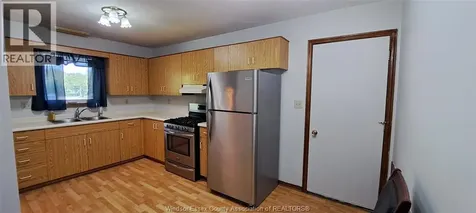 1635 Courtland Crescent Windsor ON N8T 3K5