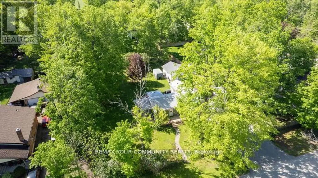 781 Edward Street Innisfil ON L9S 2S2