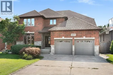 2257 Askin Windsor ON N9B 3Y4