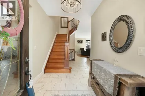 2257 Askin Windsor ON N9B 3Y4