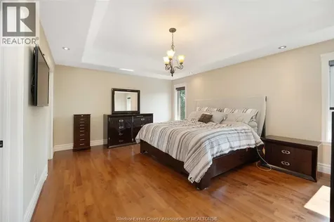2257 Askin Windsor ON N9B 3Y4