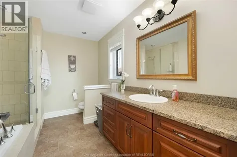 2257 Askin Windsor ON N9B 3Y4