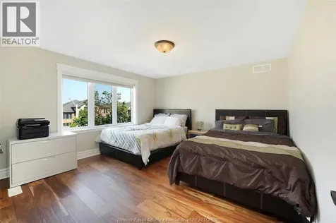 2257 Askin Windsor ON N9B 3Y4