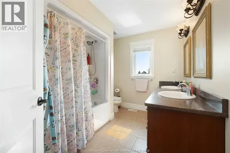 2257 Askin Windsor ON N9B 3Y4