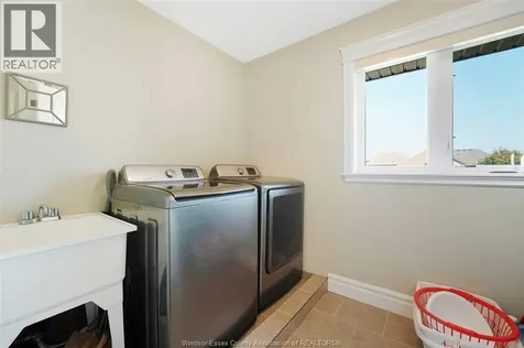 2257 Askin Windsor ON N9B 3Y4