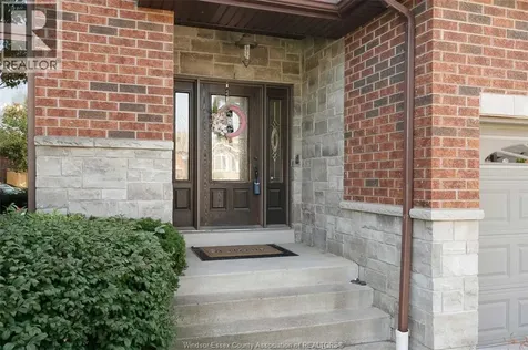 2257 Askin Windsor ON N9B 3Y4