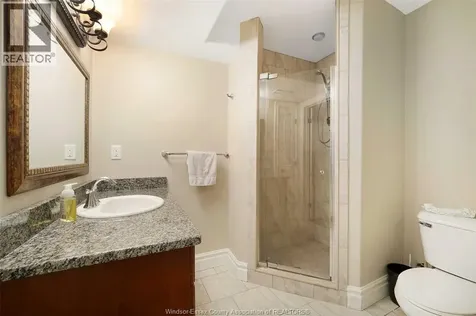 2257 Askin Windsor ON N9B 3Y4