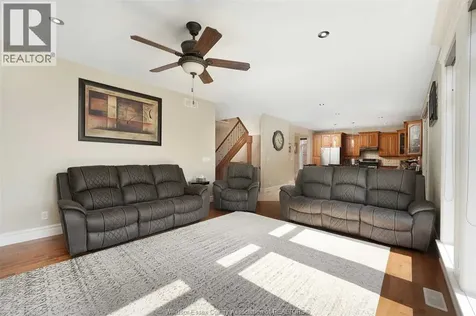 2257 Askin Windsor ON N9B 3Y4