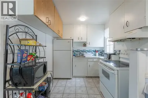 1015 Partington Avenue Windsor ON N9B 2P1