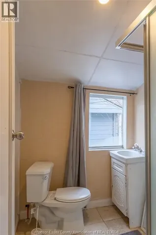 1015 Partington Avenue Windsor ON N9B 2P1