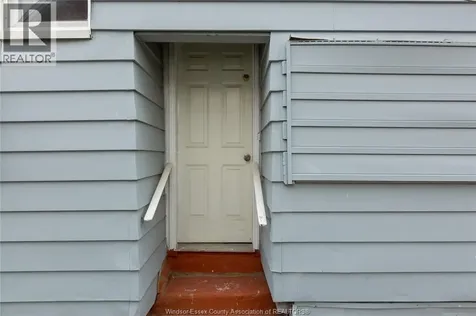 1015 Partington Avenue Windsor ON N9B 2P1