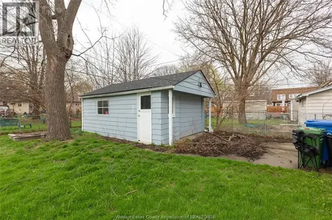 1015 Partington Avenue Windsor ON N9B 2P1