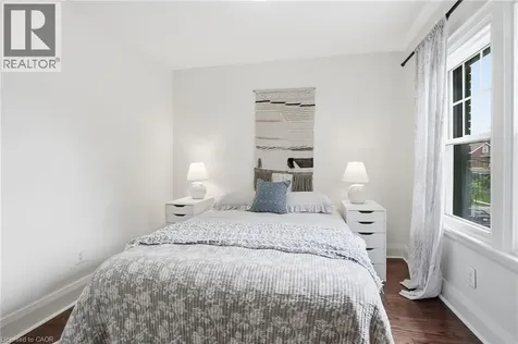 17 Tuxedo Avenue South Hamilton ON L8K 2R7