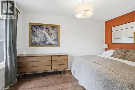 17 Tuxedo Avenue South Hamilton ON L8K 2R7