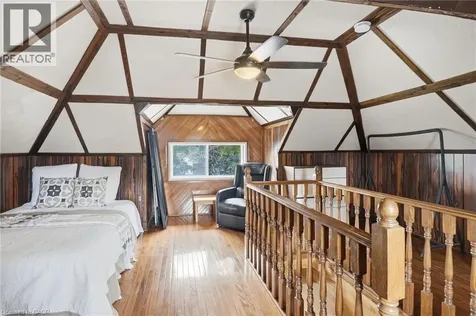17 Tuxedo Avenue South Hamilton ON L8K 2R7