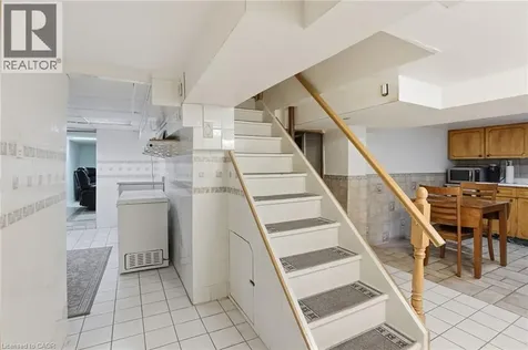17 Tuxedo Avenue South Hamilton ON L8K 2R7