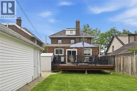 17 Tuxedo Avenue South Hamilton ON L8K 2R7