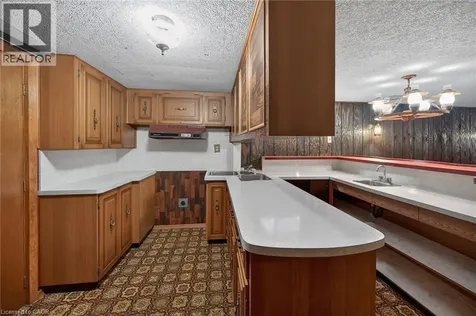 122 Glen Forest Drive Hamilton ON L8K 5Z1