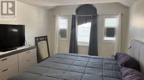 11 Berry Moss Street Kitchener ON N2E 3V1