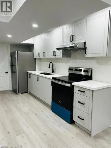 216 Woodbine (basement) Avenue Kitchener ON N2R 1Y5