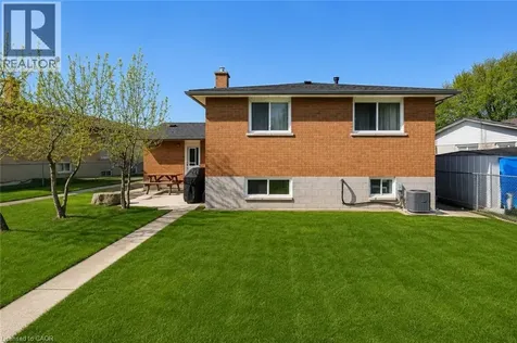 134 Marcella Crescent Hamilton ON L8K 6G3