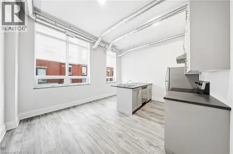 11 Queen Street Brantford ON N3T 3B1