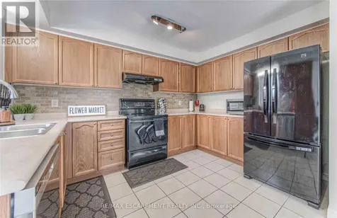 1745 Creek Way Burlington (uptown) ON L7L 7E1
