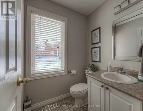 1745 Creek Way Burlington (uptown) ON L7L 7E1