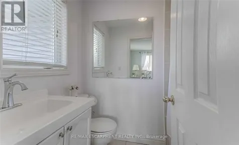 1745 Creek Way Burlington (uptown) ON L7L 7E1