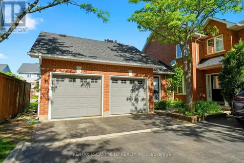 1745 Creek Way Burlington (uptown) ON L7L 7E1