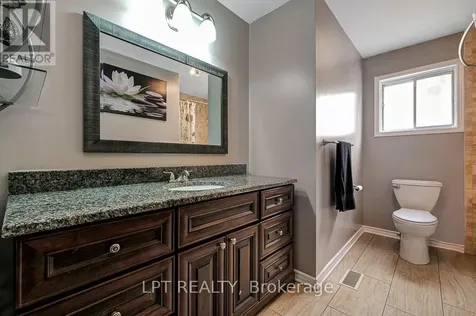 61 Shetland Way Ottawa ON K2M 1S4