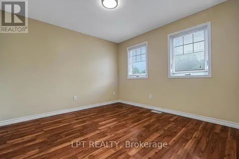 61 Shetland Way Ottawa ON K2M 1S4
