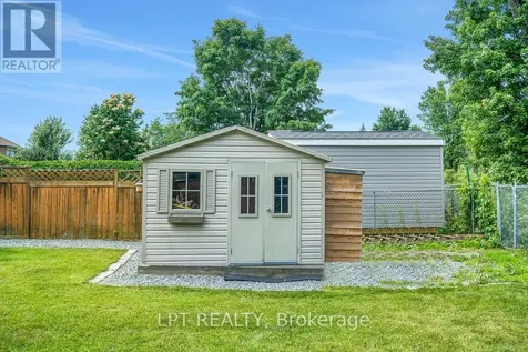 61 Shetland Way Ottawa ON K2M 1S4
