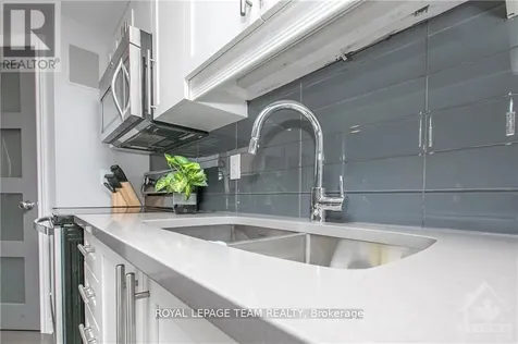 257 Gossamer Street Ottawa ON K1W 0B2