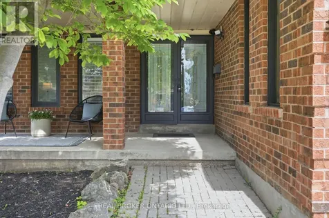 94 Roxana Avenue Vaughan (west Woodbridge) ON L4L 3Y8