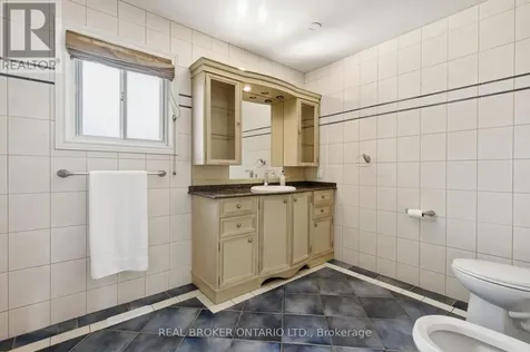 94 Roxana Avenue Vaughan (west Woodbridge) ON L4L 3Y8