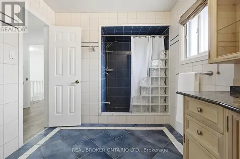94 Roxana Avenue Vaughan (west Woodbridge) ON L4L 3Y8