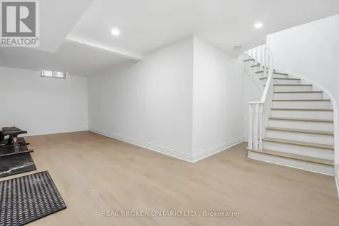 94 Roxana Avenue Vaughan (west Woodbridge) ON L4L 3Y8