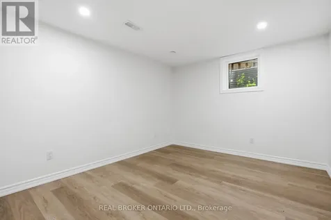 94 Roxana Avenue Vaughan (west Woodbridge) ON L4L 3Y8